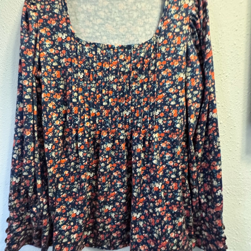 Women's Navy Floral Scoop-Neck Long Sleeve Top